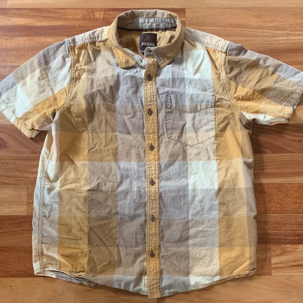 Prana casual button down t-shirt - size Medium